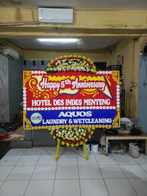 Papan Bunga di Pusat Kota Kupang